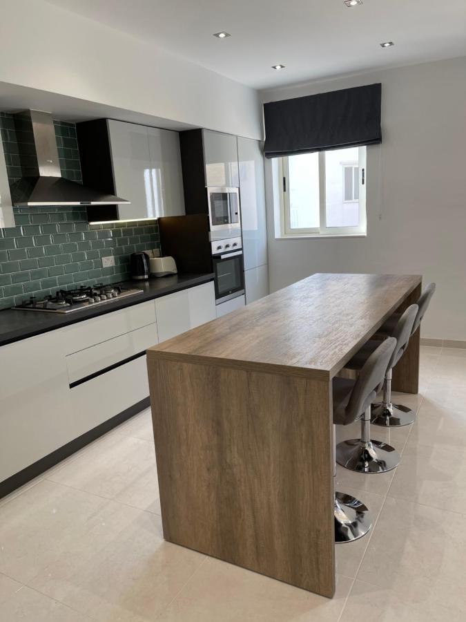 Sunset Modern Apt Near The Beach Birżebbuġa Eksteriør billede